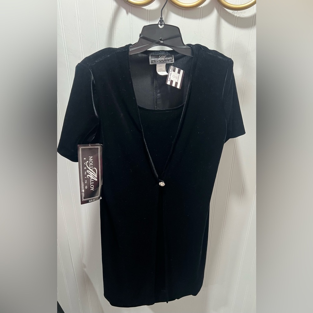 Molly Mallory Velvet Black Midi Dress